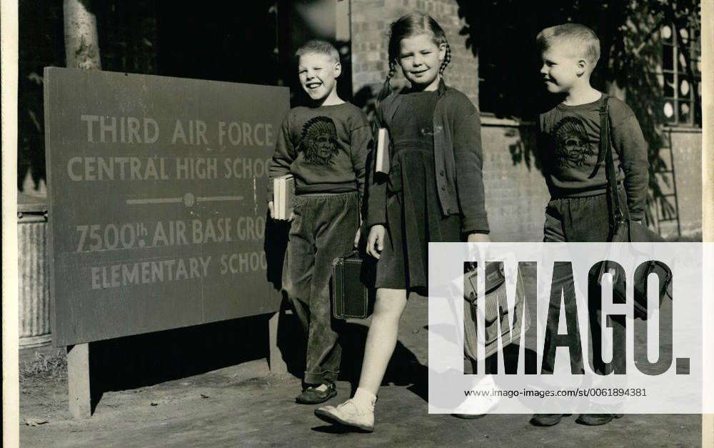 Oct. 10, 1952 - School for children of American servicemen - in Britain ...