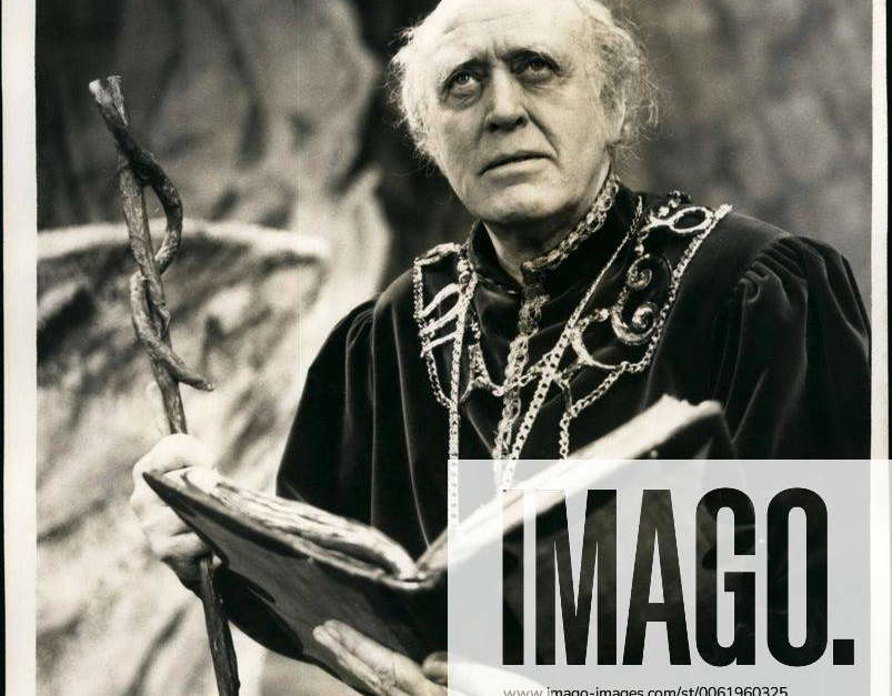 May 05, 1962 - Alastair Sim at the old Vic: Alastair Sim returns to ...