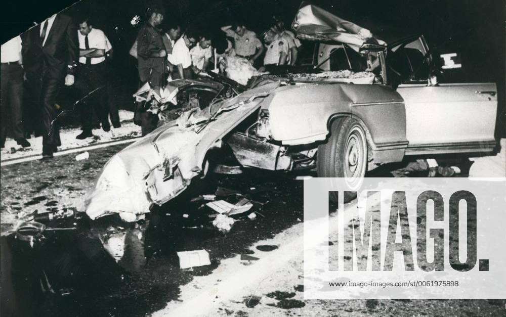 Jul 07 1967 Jayne Mansfield Killed In Car Crash Photo Shows The Scene After The Car Crash In 