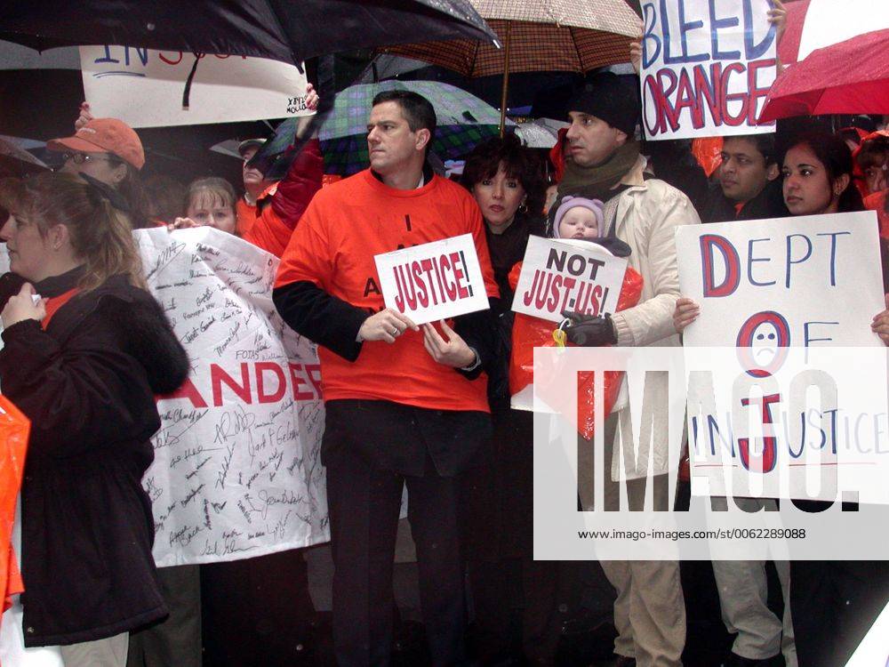 Enron debacle Employees of the Arthur Andersen accounting