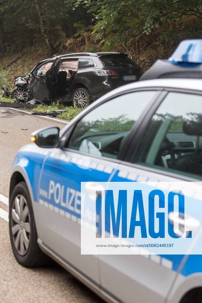 Schwerer Verkehrsunfall Mit Zwei Schwerverletzten Auf Der B49 Zwischen ...