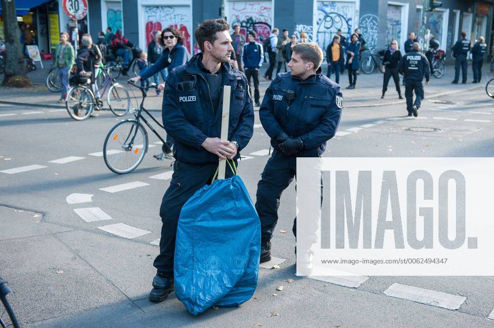 Berlin Politik Protest Gegen Asylpolitik Und Vertreibung Bis Zu 1.500 ...