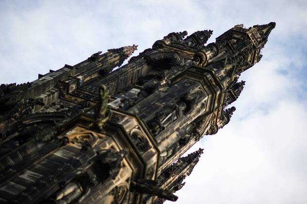 Scott Rathaus THEMENBILD - Denkmal für Sir Walter Scott - Ein schottischer Dichter ...