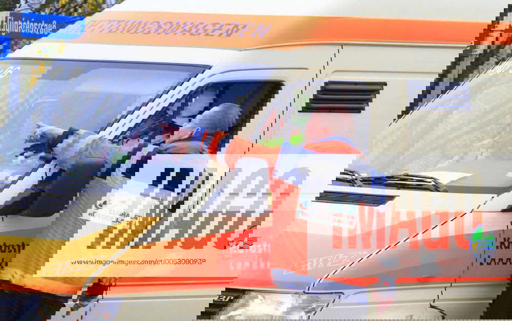 Einsatzkräfte, Krisenstäbe, Mitarbeiter des Flughafens, der