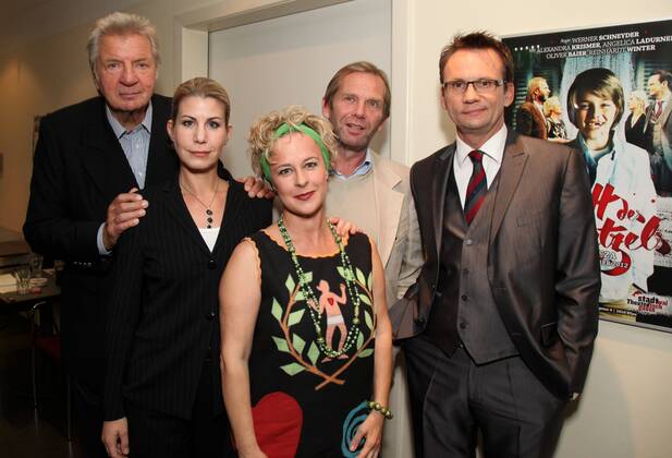 Premiere - DER GOTT DES GEMETZELS Wien, Stadt Theater, 17. 10. 2012 ...