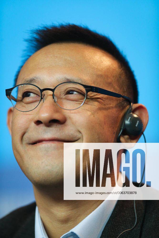 (150211) -- BERLIN, Feb. 11, 2015 -- Jiang Wen attends a press ...