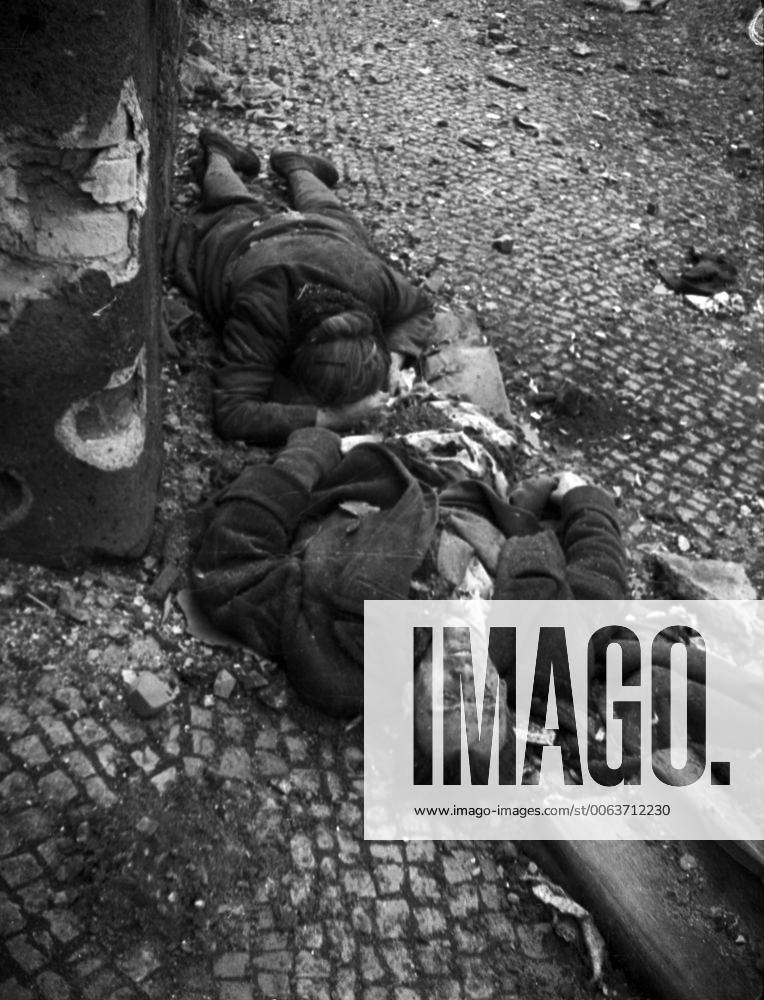 FILE PHOTO Prague February 14, 1945. Street In Vinohrady After Bombs ...