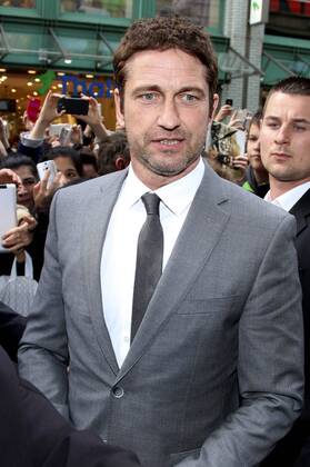 Gerard Butler pr sentiert den Herrenduft Boss Bottled Intense im