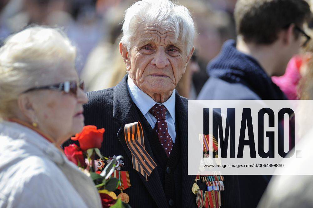 (150509) -- NARVA, May 9, 2015 -- A WWII veteran attends an event ...