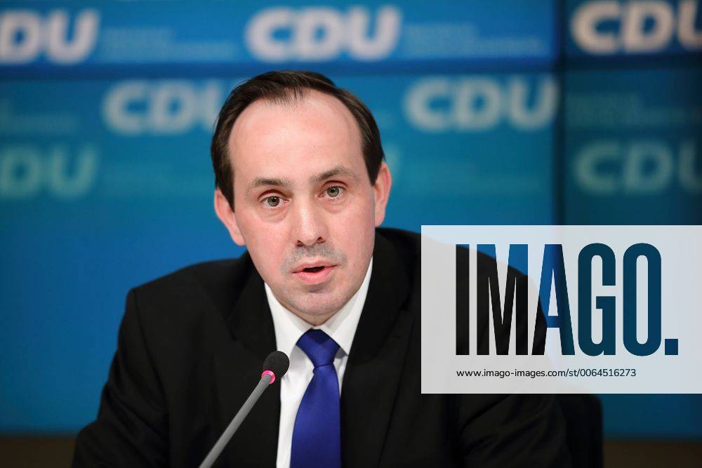 Ingo Senftleben, CDU-Fraktionsvorsitzender, bei einer Pressekonferenz ...