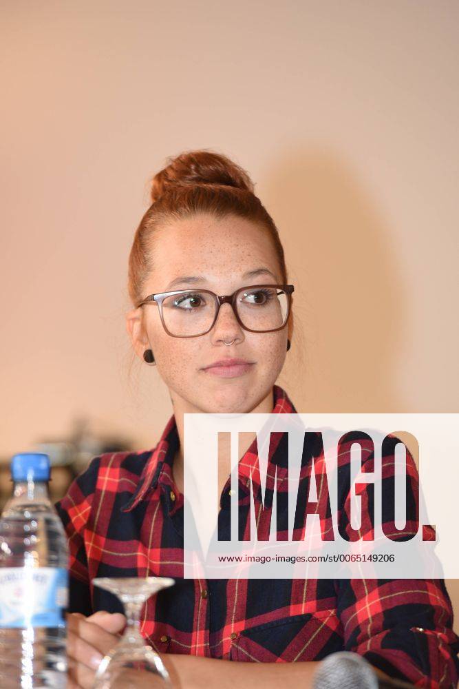 Das Jury Mitglieder Stefanie Heinzmann posiert am 09.07.2015 in Hürth bei Köln bei einem Fototermin