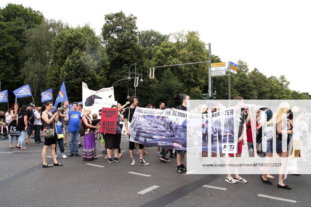 Protest Der Aktion Fair Play Berlin Gegen Das Grauenhafte Abschlachten ...