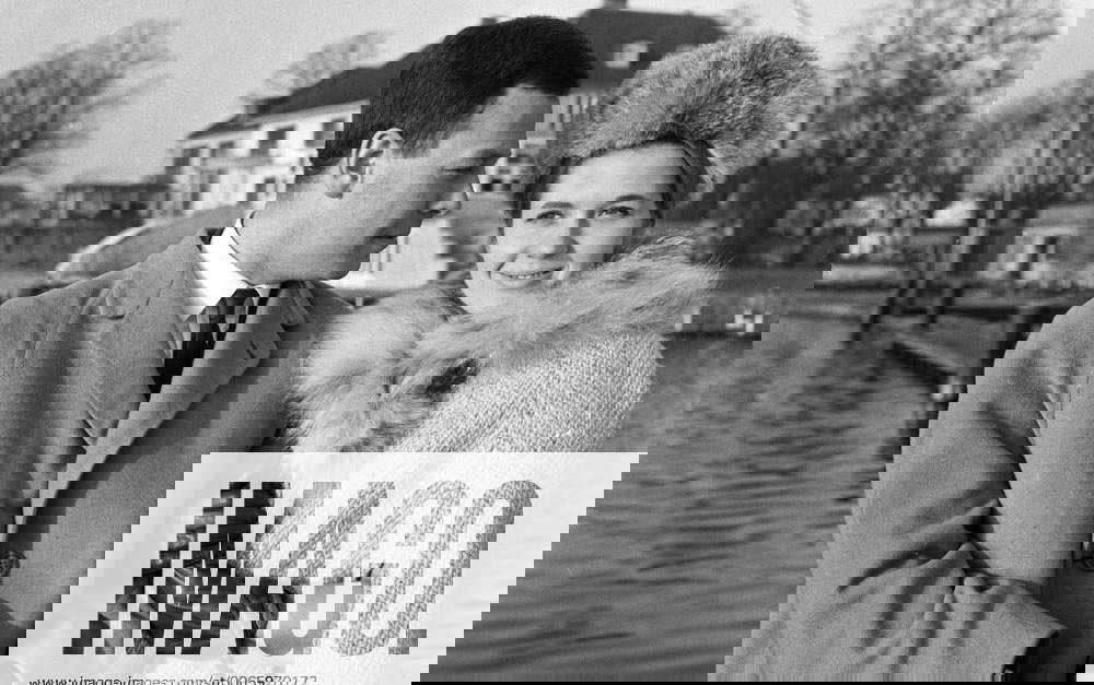 Die österreichische Schauspielerin Christiane Hörbiger mit ihrem ersten