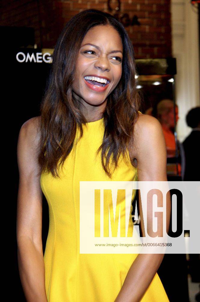 Naomie Harris bei der Eröffnung der OMEGA James Bond Sonderausstellung ...