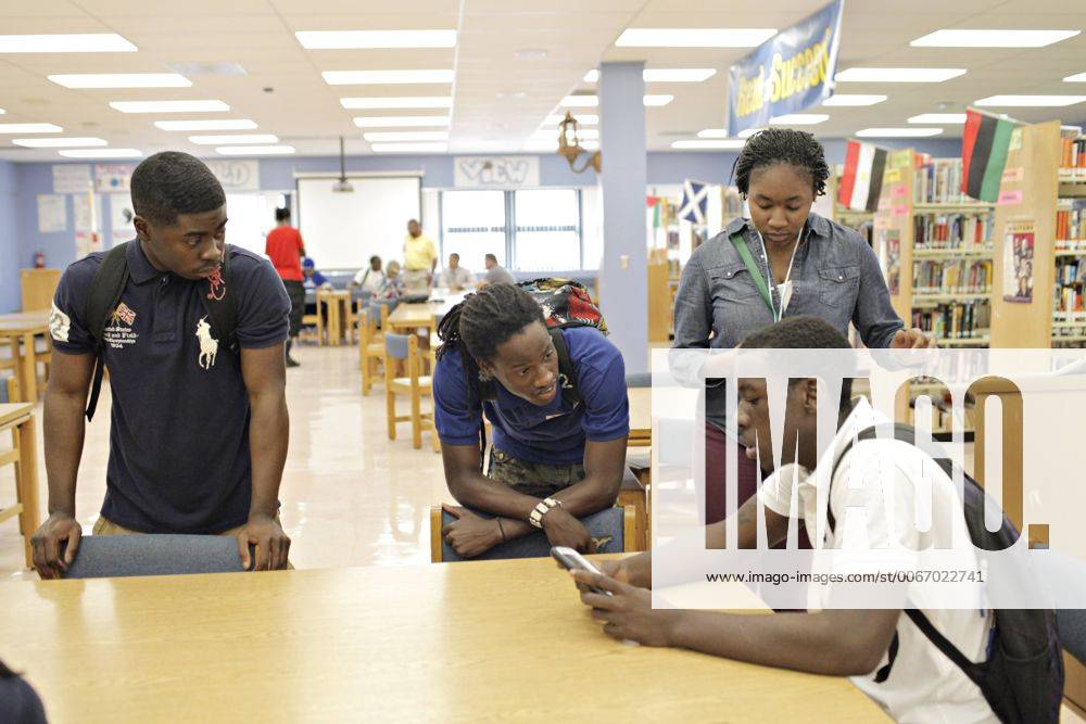 Feb. 5, 2014 Pahokee, Florida, U.S. MELISSA LYTTLE Times.While Jay