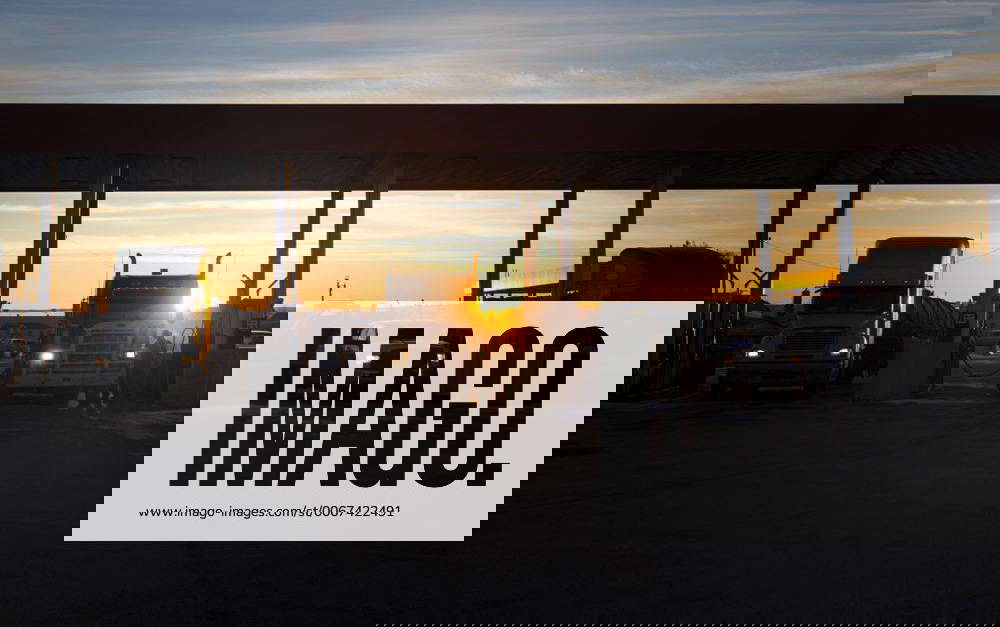 Jan 20, 2014 New Town, North Dakota, U.S. The Cenex gas station at