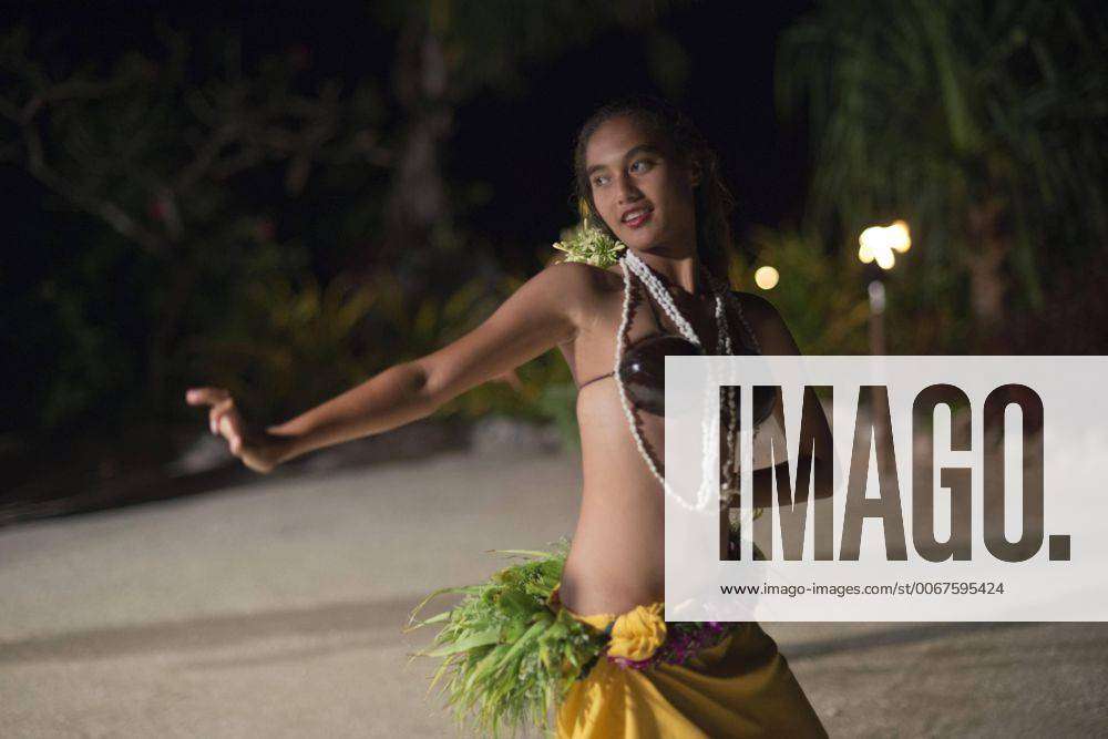 Female Polynesian Dancer at Cultural Show, Rarotonga Editorial