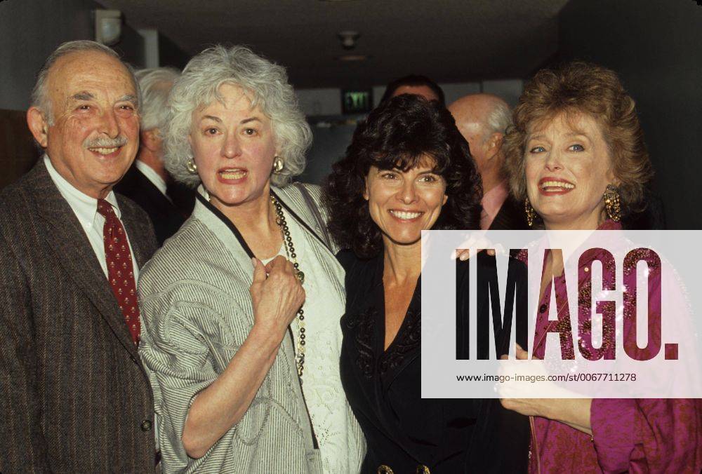 BEATRICE ARTHUR with Bill Macy Adrienne Barbeau and Rue McClanahan.l