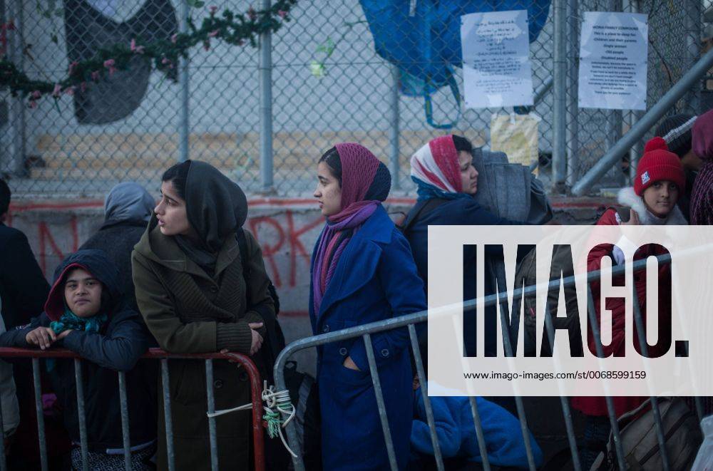 Jan. 11, 2016 - Refugees wait for registration in the Refugee Camp ...