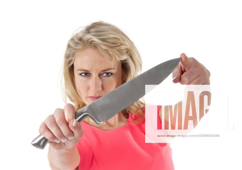 Frau mit Messer angry woman with knife MODEL