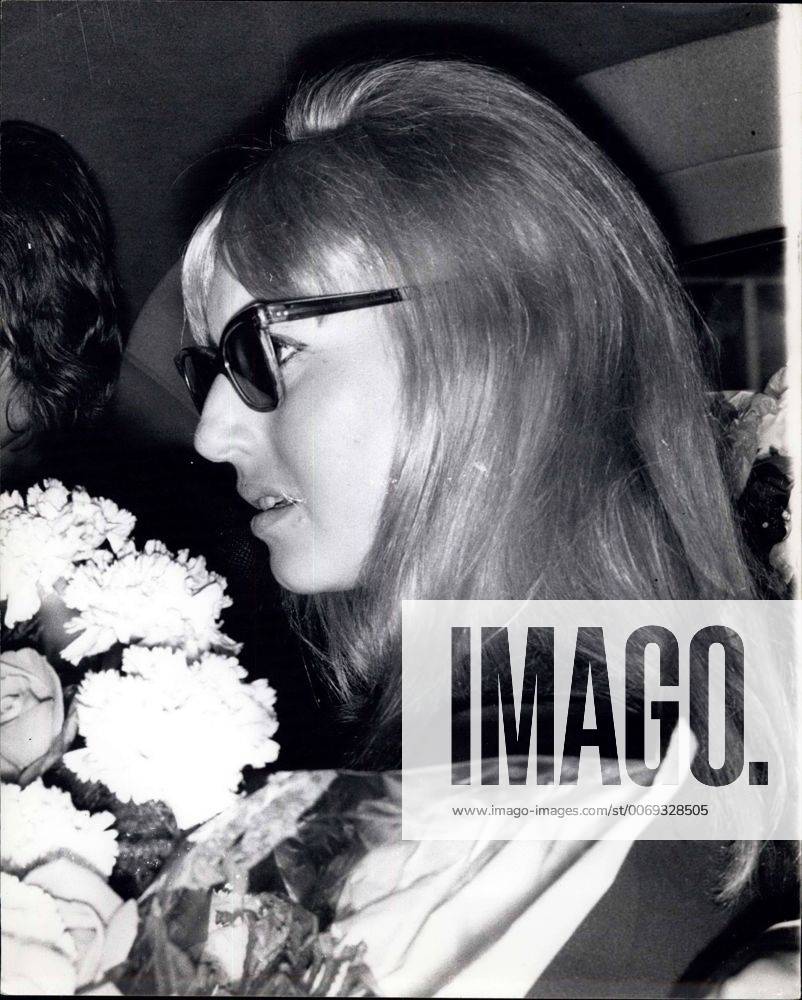 1968 - Mrs. Cynthia Lennon. John Funeral