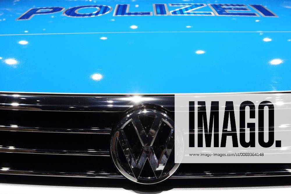 Polizeiauto Vw Passat Variant, Vw Logo Iaa Frankfurt