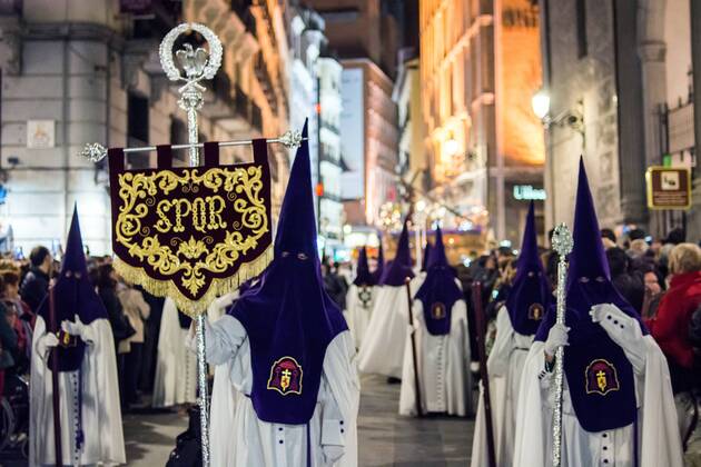 Heilige Woche - Christliche Prozession in Madrid Spain: Holy procession ...