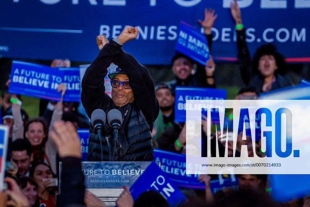 Usa Bernie Sanders South Bronx Rally Draw Thousands Spike Lee The Celebrated Filmmaker And One 