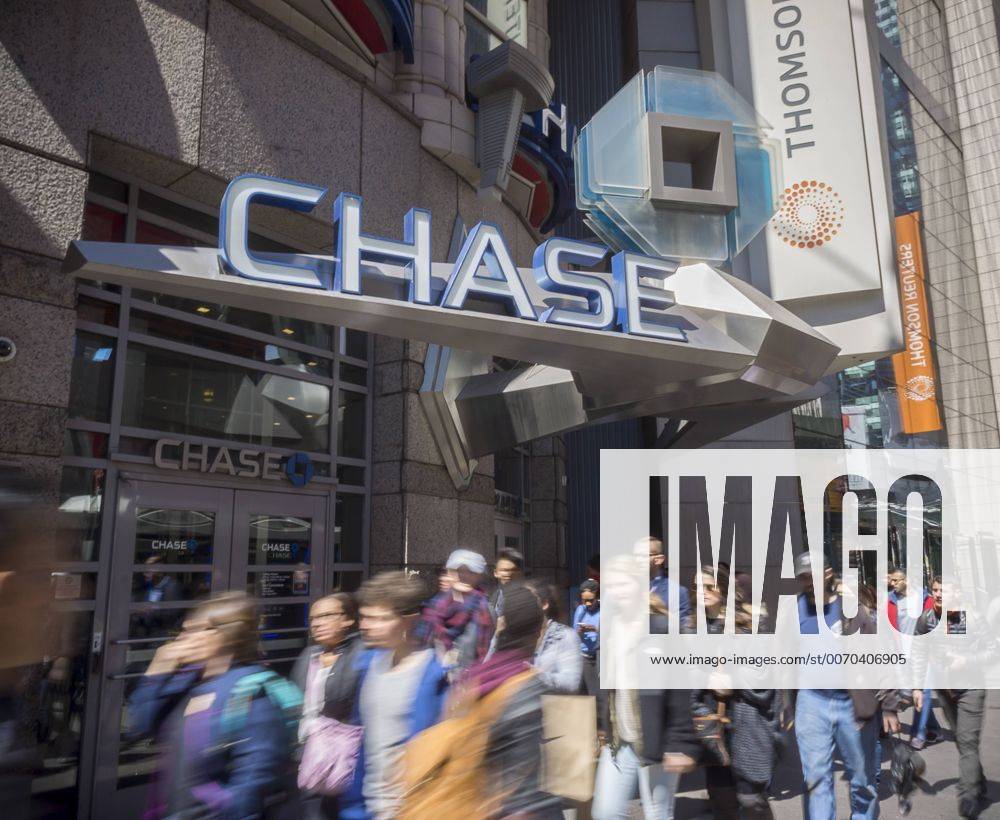 Doom and gloom forecast for big banks first quarter A branch of Chase