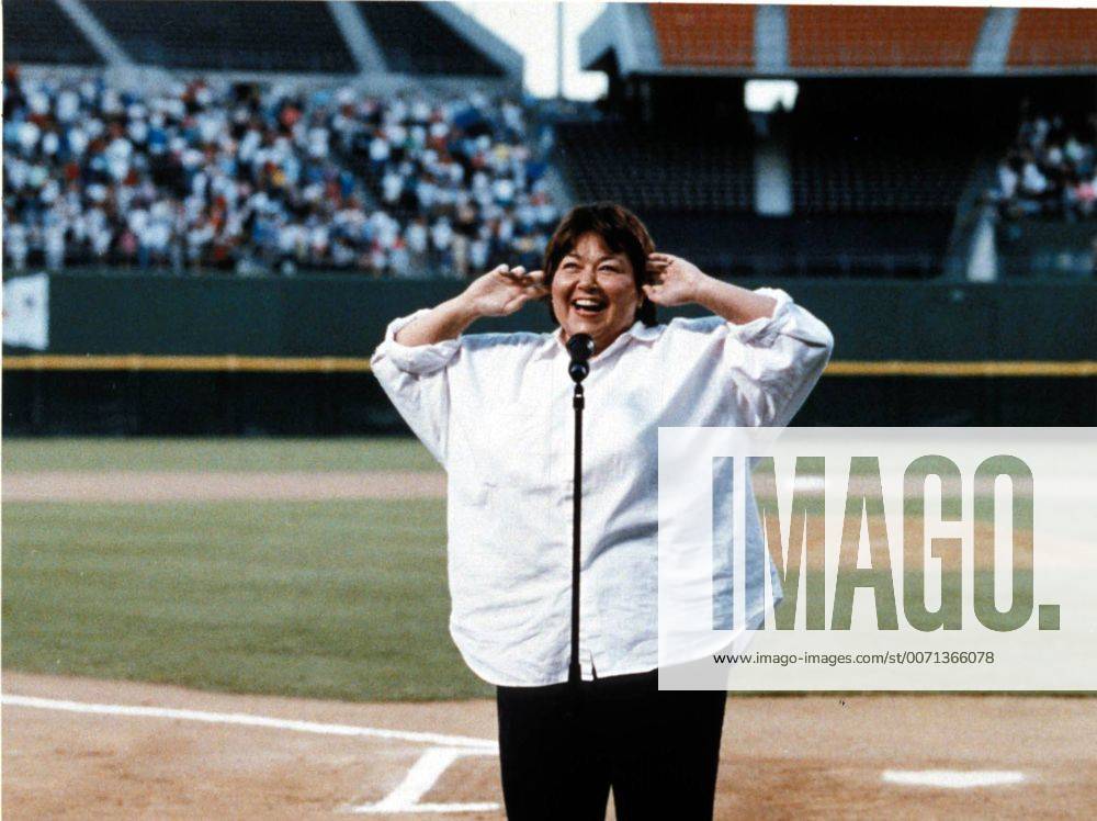 Jan. 1, 2011 - L0250.1990.ROSEANNE AT JACK MURPHY STADIUM. TM1125 ...