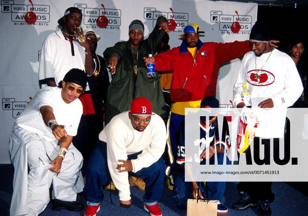 Jan. 1, 2011 - K9669AR. SD09 04 1997..1997 MTV MUSIC VIDEO AWARDS, NYC ...