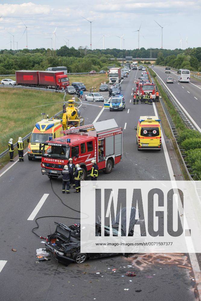 Verkehr Autobahn A13 Unfall Schwerer Autounfall In Brandenburg Auf Der ...