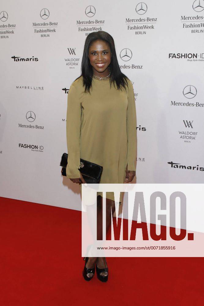 Motsi Mabuse - Ankunft zur Riani Fashion-Show auf der Mercedes-Benz