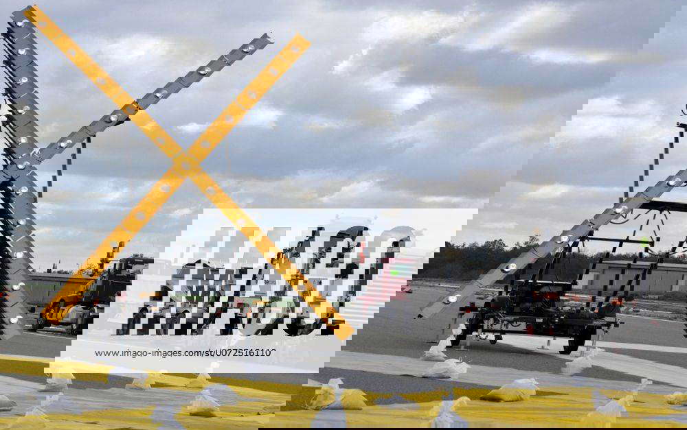 Mar. 10, 2010 Modesto, California, USA A lighted X warns aircraft