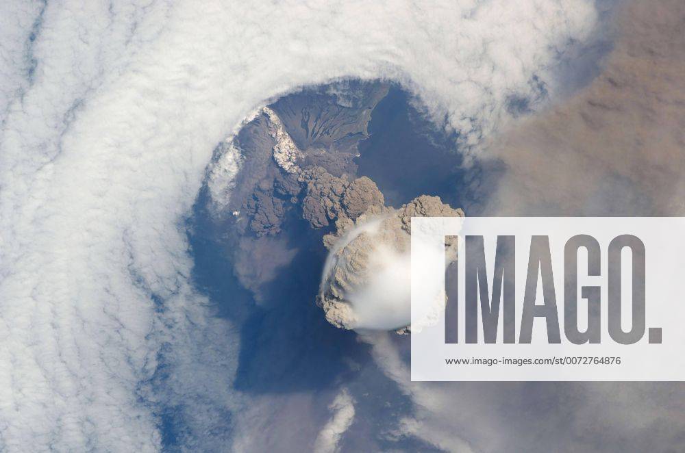 A fortuitous orbit of the International Space Station allowed the ...