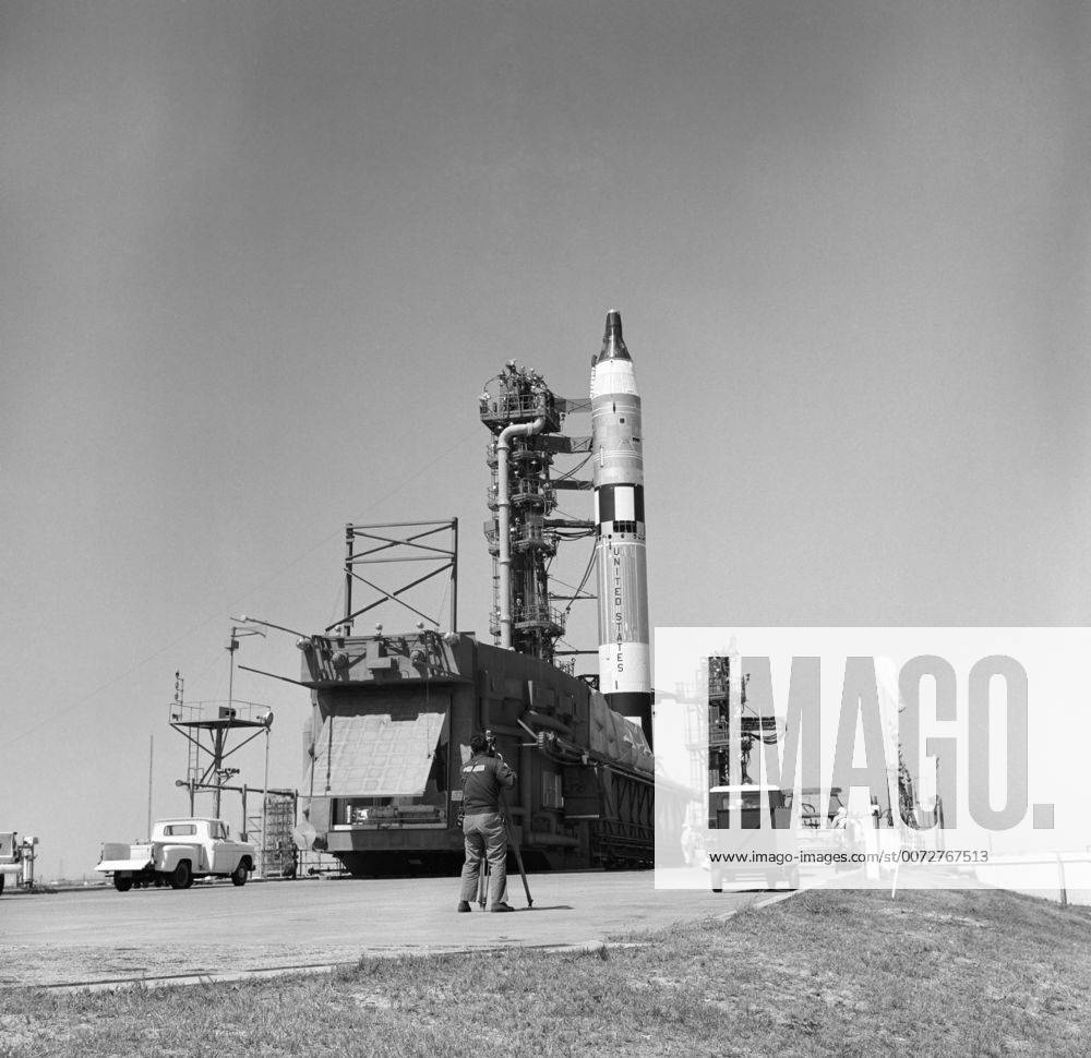 1965 - Overall view of the Gemini-Titan 3 on Launch Pad 19, Cape ...