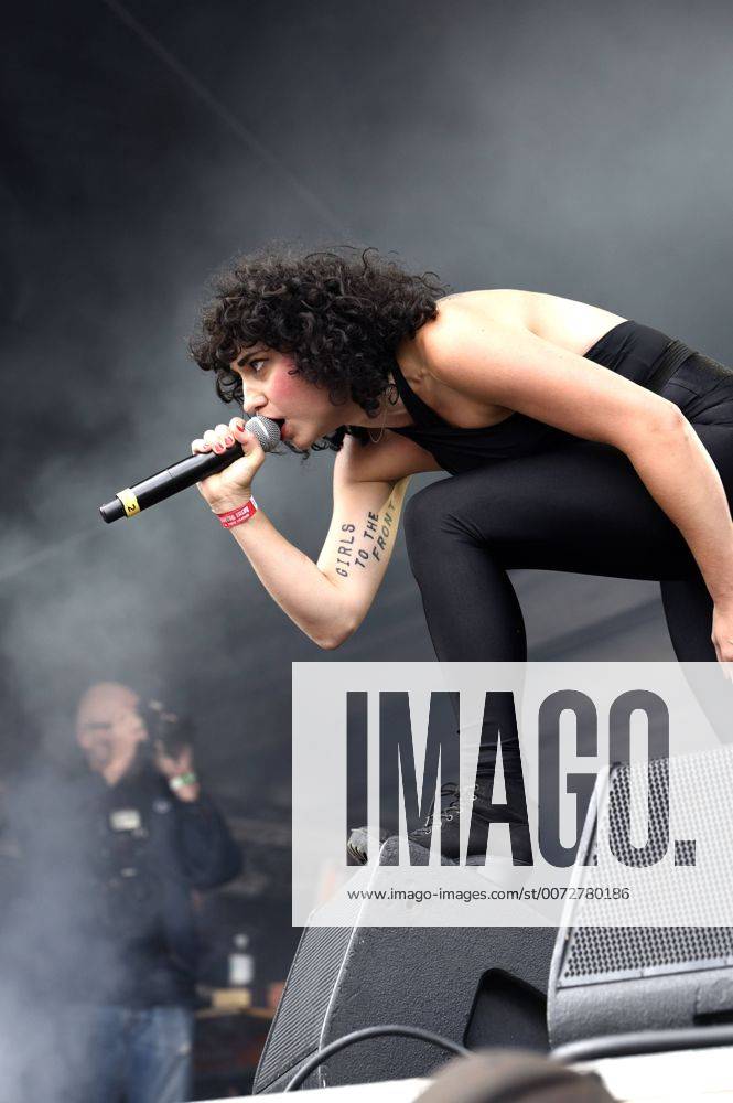 Cecilia Boström von The Baboon Show live auf dem Ruhrpott Rodeo Festival auf dem Freigelände am