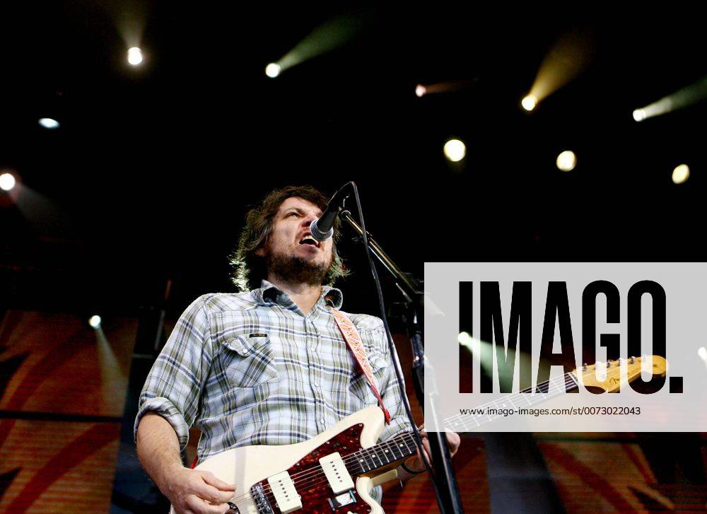 Oct 04, 2009 St. Louis, Missouri, USA Musician WILCO performs during the 24th annual FARM AID
