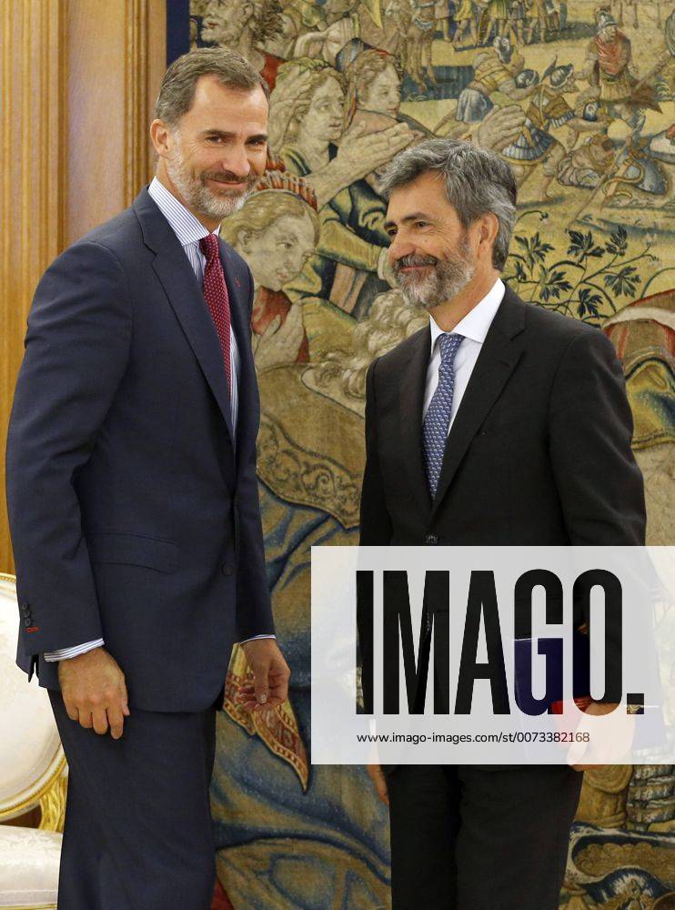 Spain s King Felipe VI (L) the President of Spanish Supreme