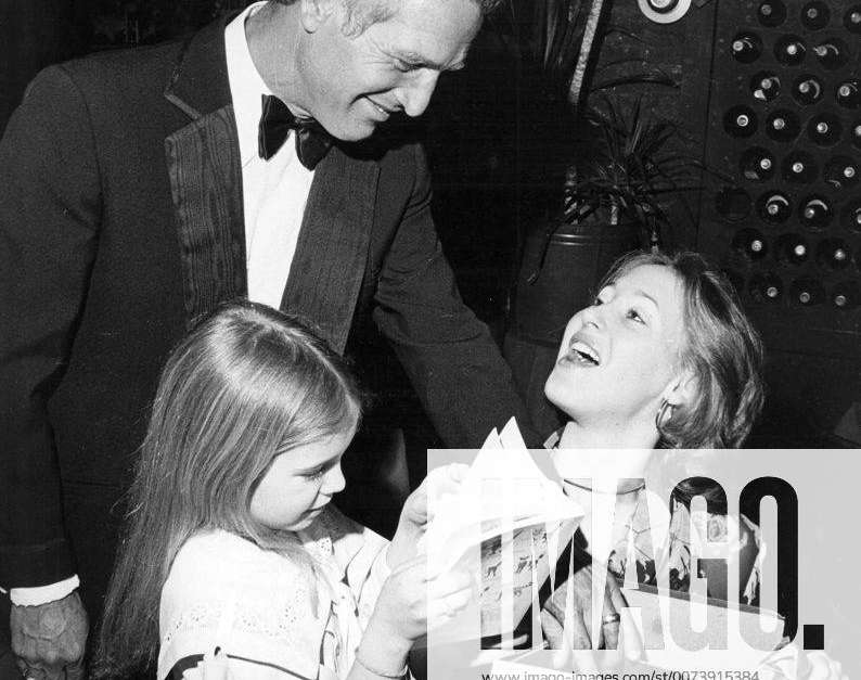 Sept. 29, 2008 PAUL NEWMAN WITH DAUGHTERS NELL AKA ELINOR TERESA