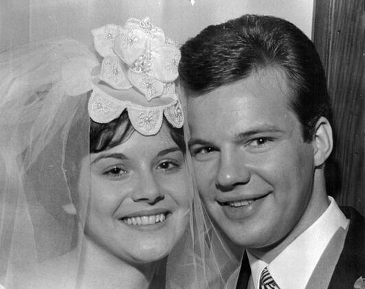 Dec 28, 1963 - Minnesota, U.S. - Singer Bobby Vee and Karen Bergen on ...