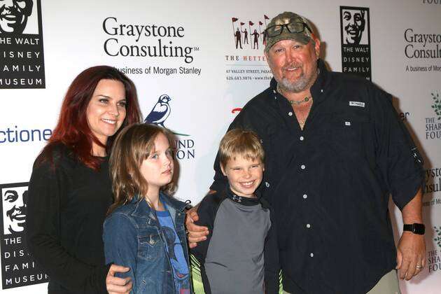 Who is Larry the Cable Guy's wife, Cara Whitney?