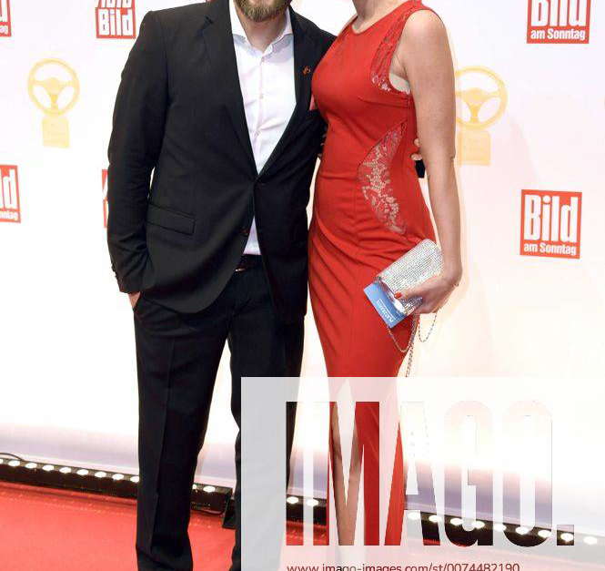 Sidney Hoffmann und Leonie Theresa HagmeyerReyinger bei der 41. Verleihung Das Goldene Lenkrad im