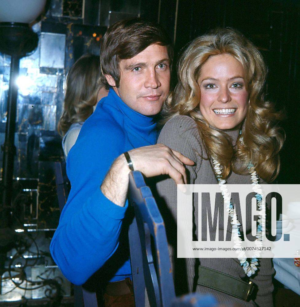 PHOTO: GLOBE PHOTOS INC..FARRAH FAWCETT AND LEE MAJORS - ZUMAg