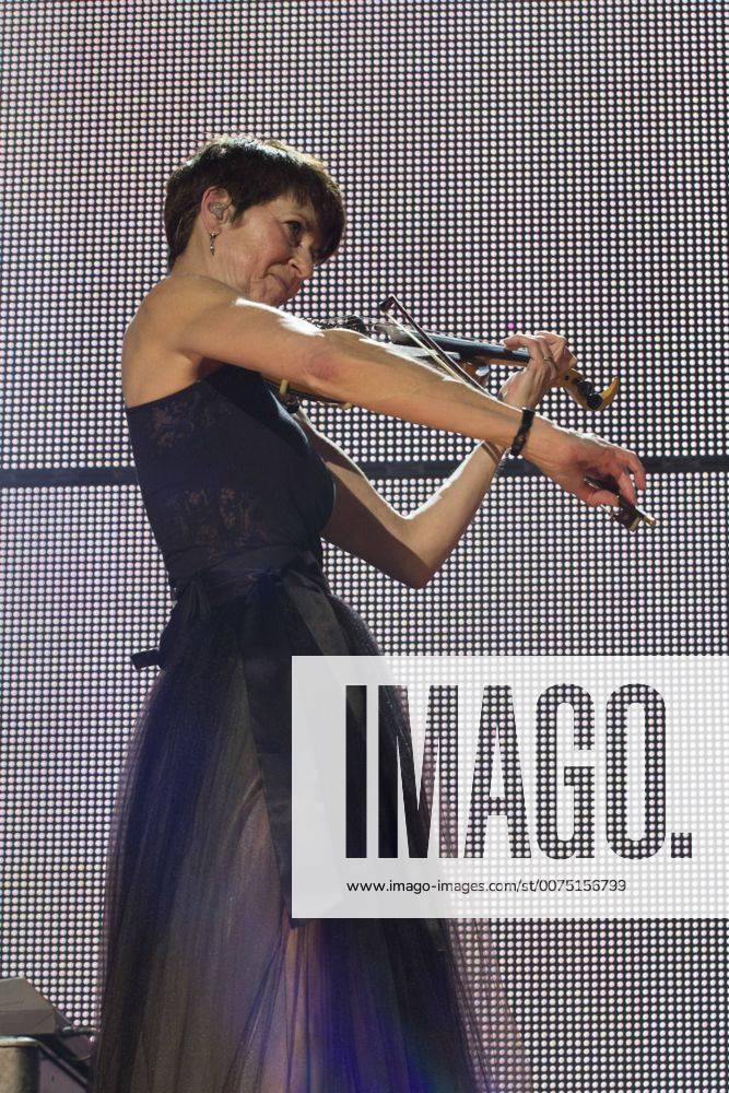 Violinist Miriam Sturm of John Mellencamp Band performs at the 2016