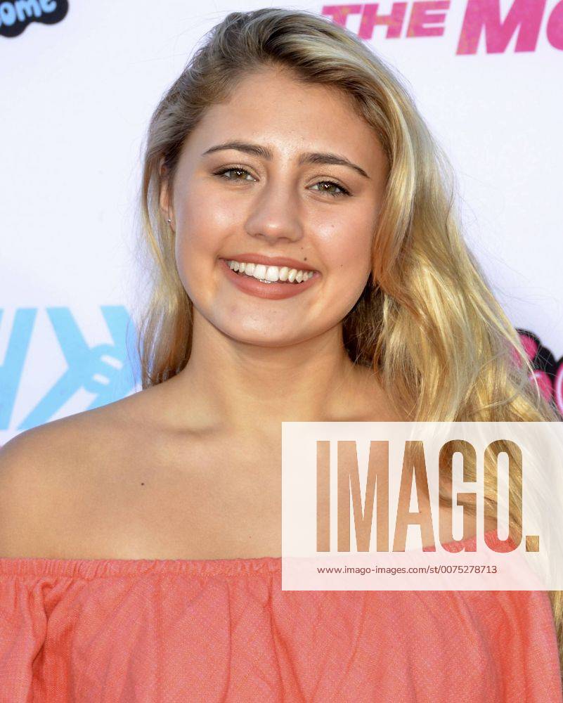 Lia Marie Johnson Attended The Premiere Of Smosh The Movie At The Fox Westwood Village Theater Usa 