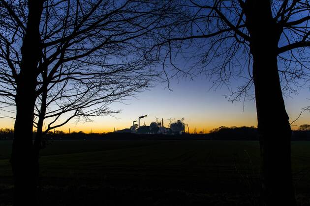 Die Ruhr Oel-Erdölraffinerien in Gelsenkirchen in den Abendstunden ...