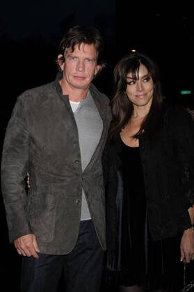 Ichki kiyimsiz transportda