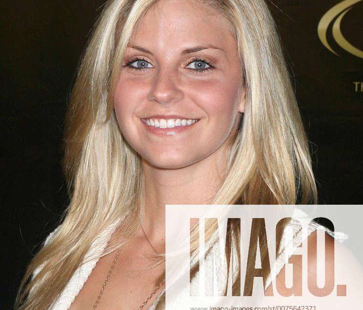 Oct 10, 2007 Hollywood, CA, USA Actress NIKKI GRIFFIN arrives at