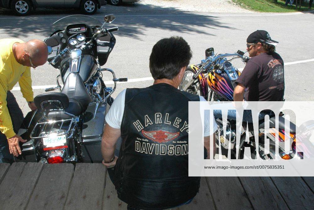 Jul 23, 2007 Rabbit Hash, Kentucky, USA On any Sunday, when the weather is nice, hundreds of